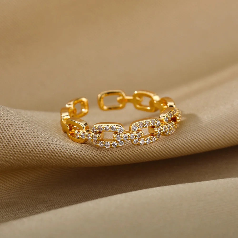 Glamour Gold Chain Ring