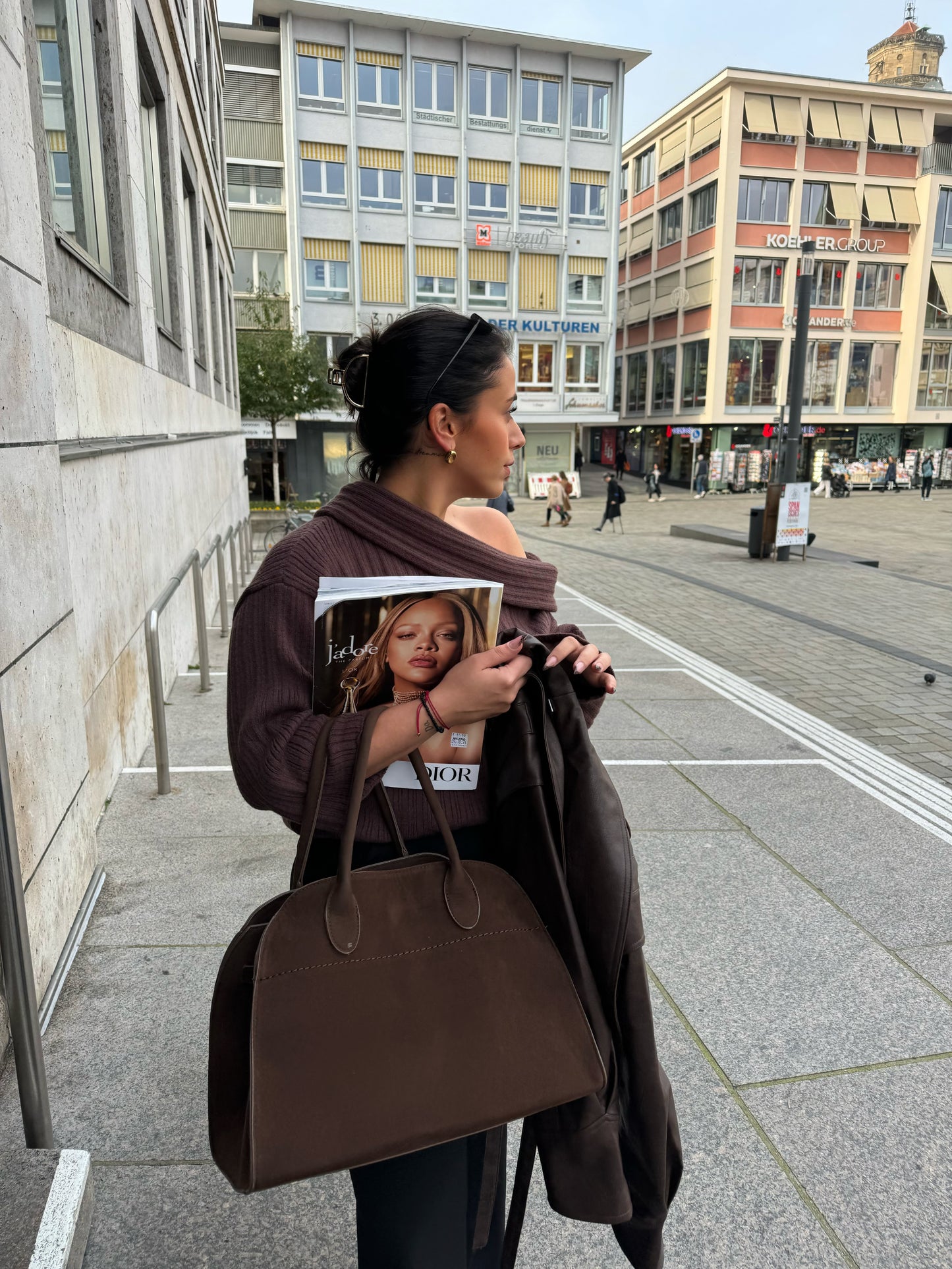 Marissa Off-Shoulder Pullover